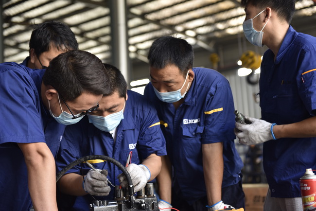 徐工铲运中原区中大吨位服务技能培训