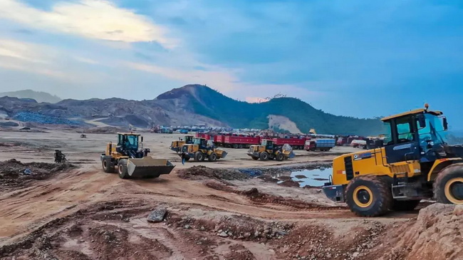 30台徐工LW600KV装载机出征广西梧州建设现代化钢铁基地