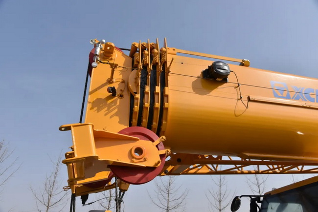 徐工XCT90L5吊车专攻桥梁建设