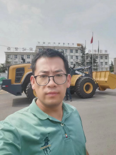 河南路友徐工装载机销售经理