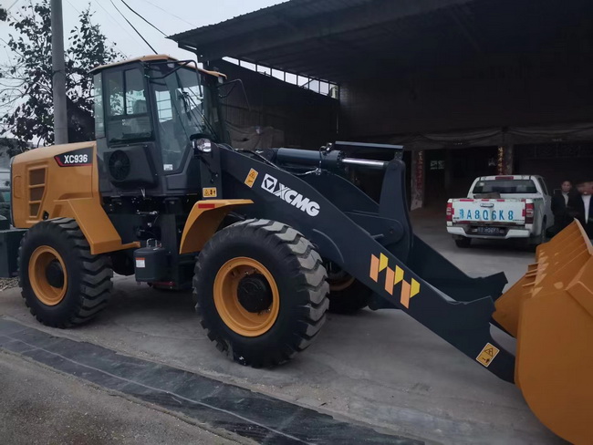 徐工XC936装载机交付南阳客户