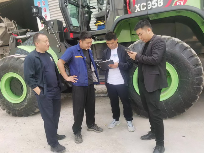 徐工XC958-EV纯电动装载机交付河南省周口市大客户